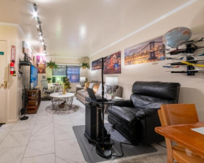 Booking.Com Exxlusive: Fully Furnished One Bedroom Entire Apartment With Full Size Bed. For One Person Or Couple, Soulmate Positive Friendship